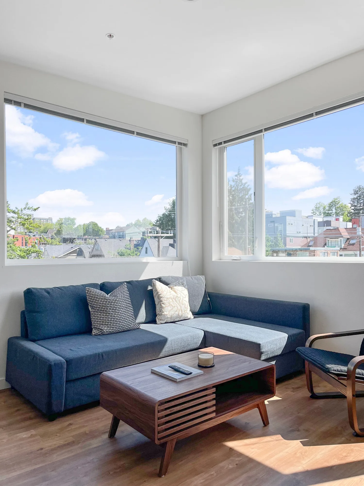 Edison 510 furnished rental — photo 1